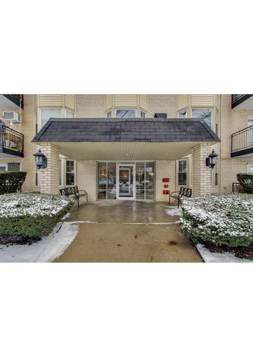 a521-5506 Lincoln Ave, Morton Grove, IL, 60053-3405 | Card Image
