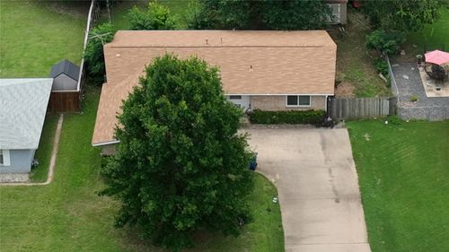 212 Hedgerow Ln, Lewisville, TX, 75057-2203 | Card Image