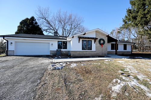 2115 N Genesee St, Delafield, WI, 53018-1211 | Card Image