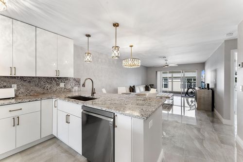 apt-204-1020 Silk Oak Ter, Delray Beach, FL, 33445-5960 | Card Image