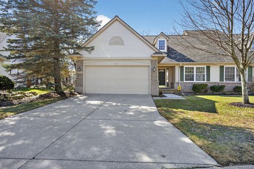 328 Four Seasons Dr, Lake Orion, MI, 48360-2649 | Card Image