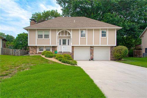 2925 Iva Dr, Independence, MO, 64057-1434 | Card Image