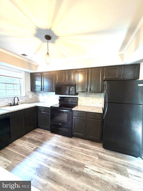 9919 Sugarwood Ln, MANASSAS, VA, 20110-3851 | Card Image