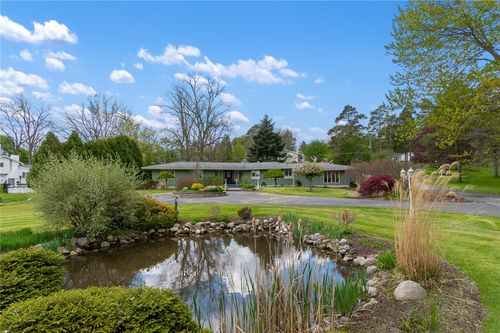 1 White Springs Cir, Geneva, NY, 14456-3007 | Card Image