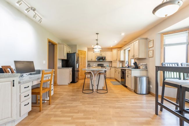 10601 Michigan Dr, House other with 3 bedrooms, 4 bathrooms and 3 parking in Spring Grove IL | Image 11