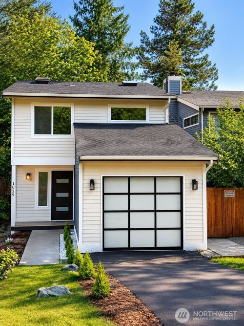 1039 Ne 113th St, Seattle, WA, 98125-6454 | Card Image