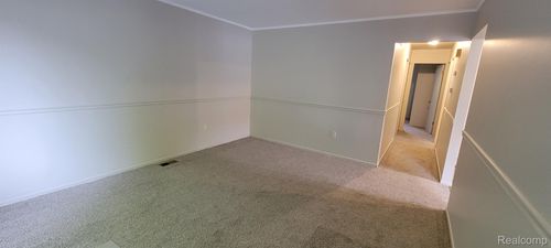 21276 Abrahm St, Clinton Township, MI, 48035-3517 | Card Image