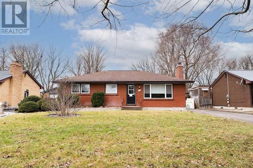 lower-179 Burnside Drive, London East (East I), ON, N5V1B4 | Card Image