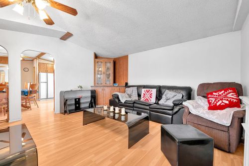 254 Erin Woods Cir Se, Calgary, AB, T2B3C9 | Card Image