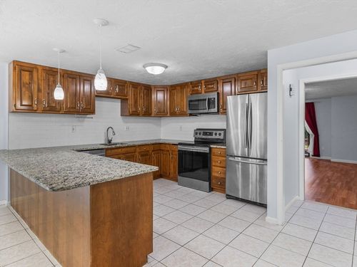 e-194 Washington St, Canton, MA, 02021-3863 | Card Image