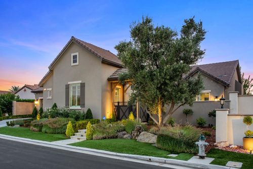 11865 N Ridgeway Dr, Fresno, CA, 93730-7072 | Card Image