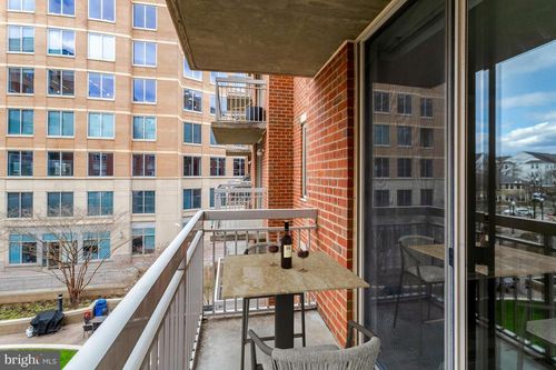 apt-405w-3830 9th St N, ARLINGTON, VA, 22203-5833 | Card Image