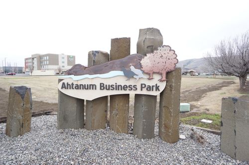 5-NKA Ahtanum Ridge Dr, Union Gap, WA, 98903 | Card Image