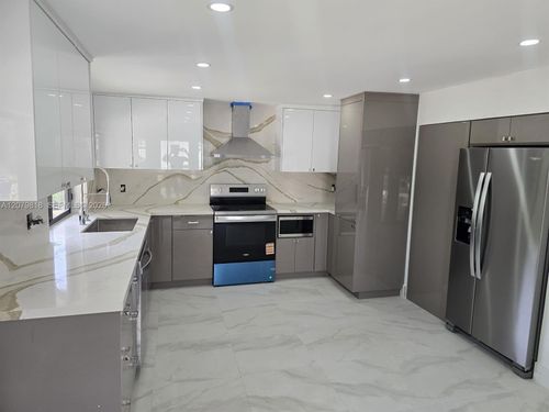 270-270 Nw 147th St, Miami, FL, 33168-4236 | Card Image