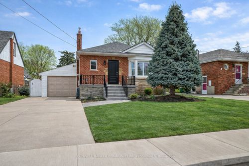 237 E 32nd St, Hamilton, ON, L8V3S3 | Card Image