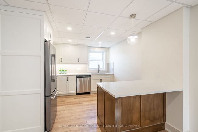 267 Dundurn St S, Home with 2 bedrooms, 2 bathrooms and 1 parking in Hamilton ON | Image 11