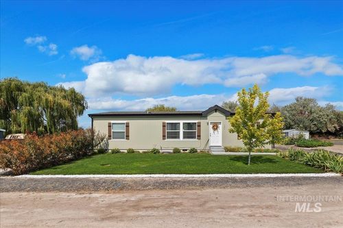 121 Sunset Dr N, Hagerman, ID, 83332-5624 | Card Image