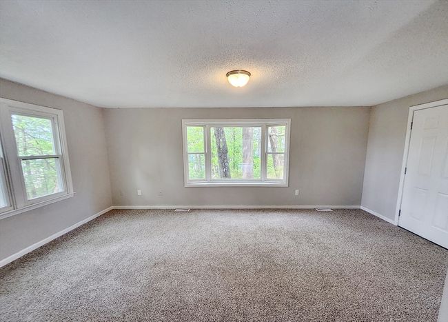31 Harvard Ct, House other with 3 bedrooms, 2 bathrooms and 2 parking in Dracut MA | Image 7