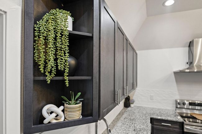 1710 S Walnut St, House other with 2 bedrooms, 2 bathrooms and null parking in Sherman TX | Image 13