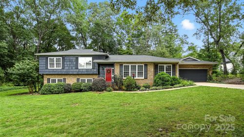 4035 Wandering Ln Ne, Hickory, NC, 28601-8773 | Card Image