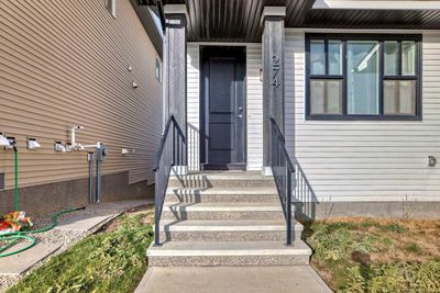 274 Aquila Dr Nw, Home with 3 bedrooms, 2 bathrooms and 2 parking in Calgary AB | Image 3