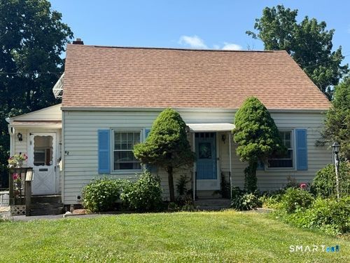 62 South St, Windsor Locks, CT, 06096-2518 | Card Image