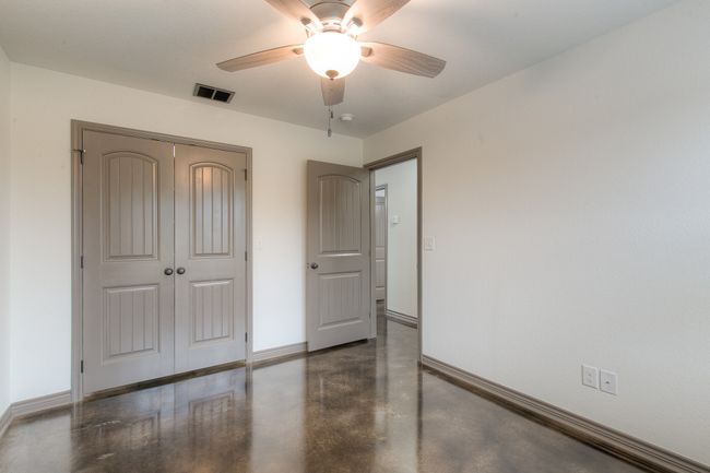 2600 Deer Trl, House other with 2 bedrooms, 1 bathrooms and null parking in Granbury TX | Image 11