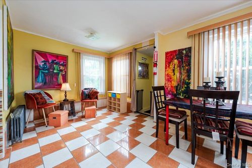 174 Hoffman Ave, Elmont, NY, 11003-2906 | Card Image