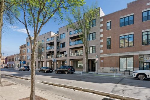 3c-4537 N Clark St, CHICAGO, IL, 60640-5406 | Card Image