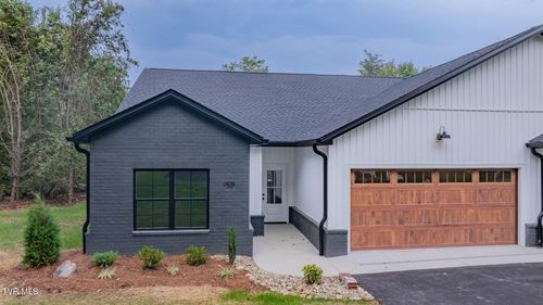 1521 Carroll Creek Rd, Johnson City, TN, 37615-4606 | Card Image