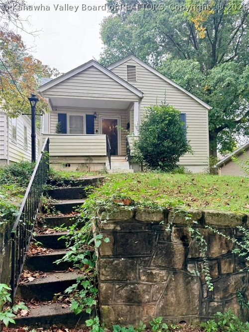1807 Woodmont Road, Huntington, WV, 25701 | Card Image