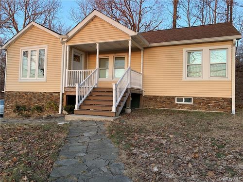 322 Robinson Ave, Newburgh, NY, 12550-3338 | Card Image