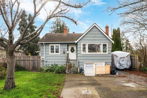 1707 Albert Ave, Victoria, BC, V8R1Y9 | Card Image