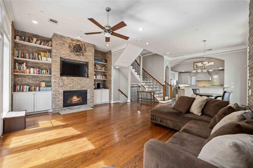 328 Bomar St, Houston, TX, 77006-1403 | Card Image