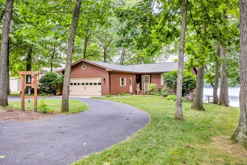 263 W Shore Dr, Jerome, MI, 49249-9415 | Card Image