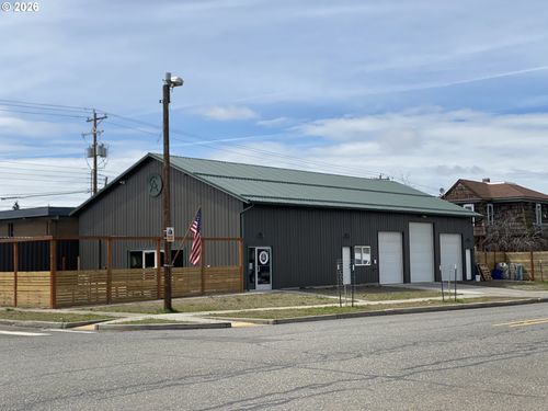 206 W Broadway St, Goldendale, WA, 98620-9130 | Card Image