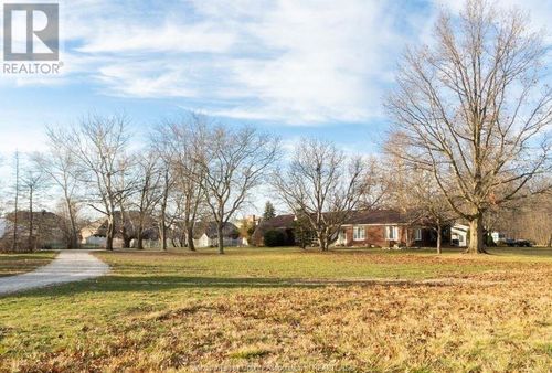 299 Gosfield Tline W, Essex, ON, N8M2X5 | Card Image