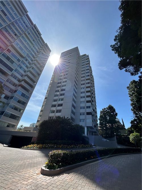16a-865 Comstock Ave, Los Angeles, CA, 90024-2588 | Card Image