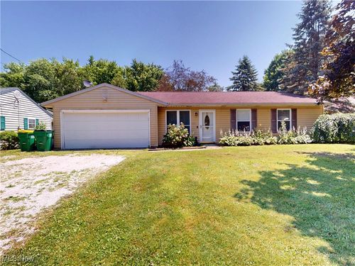170 E Parkway Dr, Madison, OH, 44057-3257 | Card Image