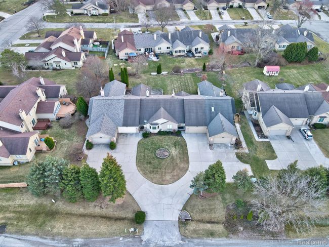 6407 Beecher Rd, Condo with 2 bedrooms, 3 bathrooms and null parking in Flint MI | Image 47