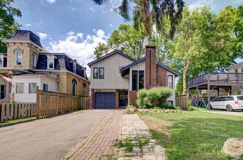 154 Grand Ave S, Cambridge, ON, N1S2M4 | Card Image