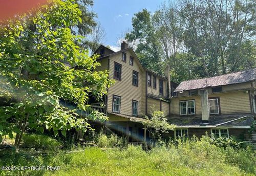 410 Hunters Farm Rd, Henryville, PA, 18332-7131 | Card Image
