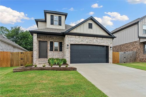 1314 Park St, Lowell, AR, 72745-6032 | Card Image