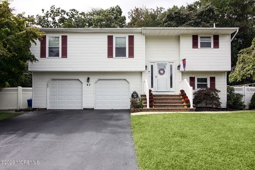 93 Starlight Rd, Howell, NJ, 07731-2215 | Card Image