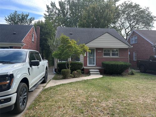 20490 Country Club Dr, Harper Woods, MI, 48225-1650 | Card Image