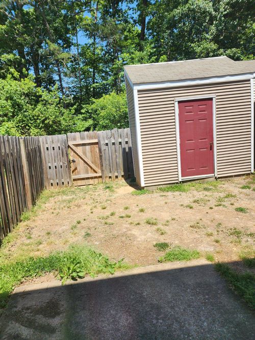 210 Windsor Ridge Ct, FREDERICKSBURG, VA, 22405-1473 | Card Image