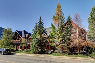 105 - 201 Muskrat St, Condo with 2 bedrooms, 2 bathrooms and 1 parking in Banff AB | Image 1