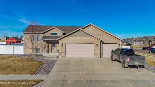 1436 Marilyn Way, Dickinson, ND, 58601 | Card Image