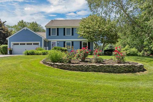 2 Chase Ln, Stratham, NH, 03885-2292 | Card Image