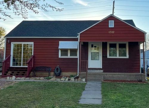 1312 Bobbie St, Augusta, KS, 67010-1655 | Card Image